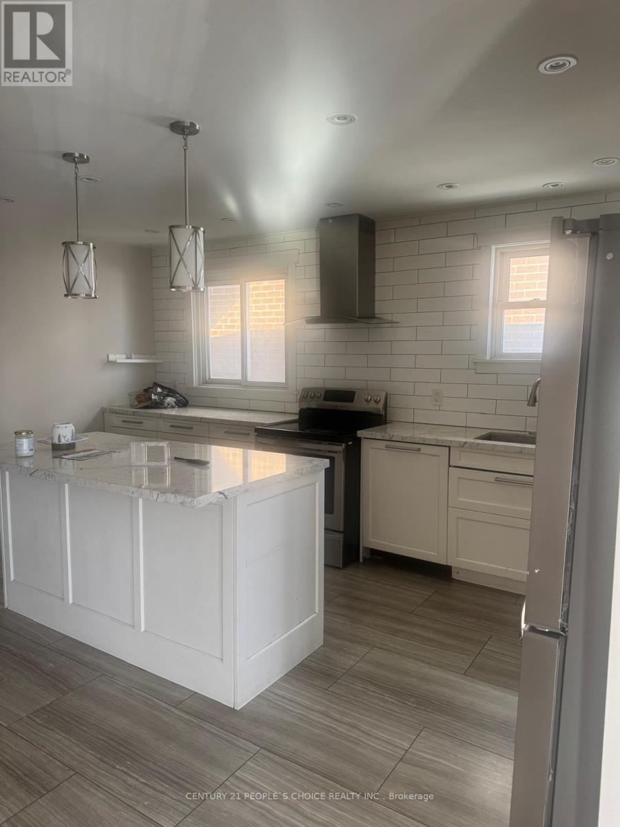 14 Albermarle Court, Brampton, Ontario  L6Z 1R4 - Photo 2 - W12740264