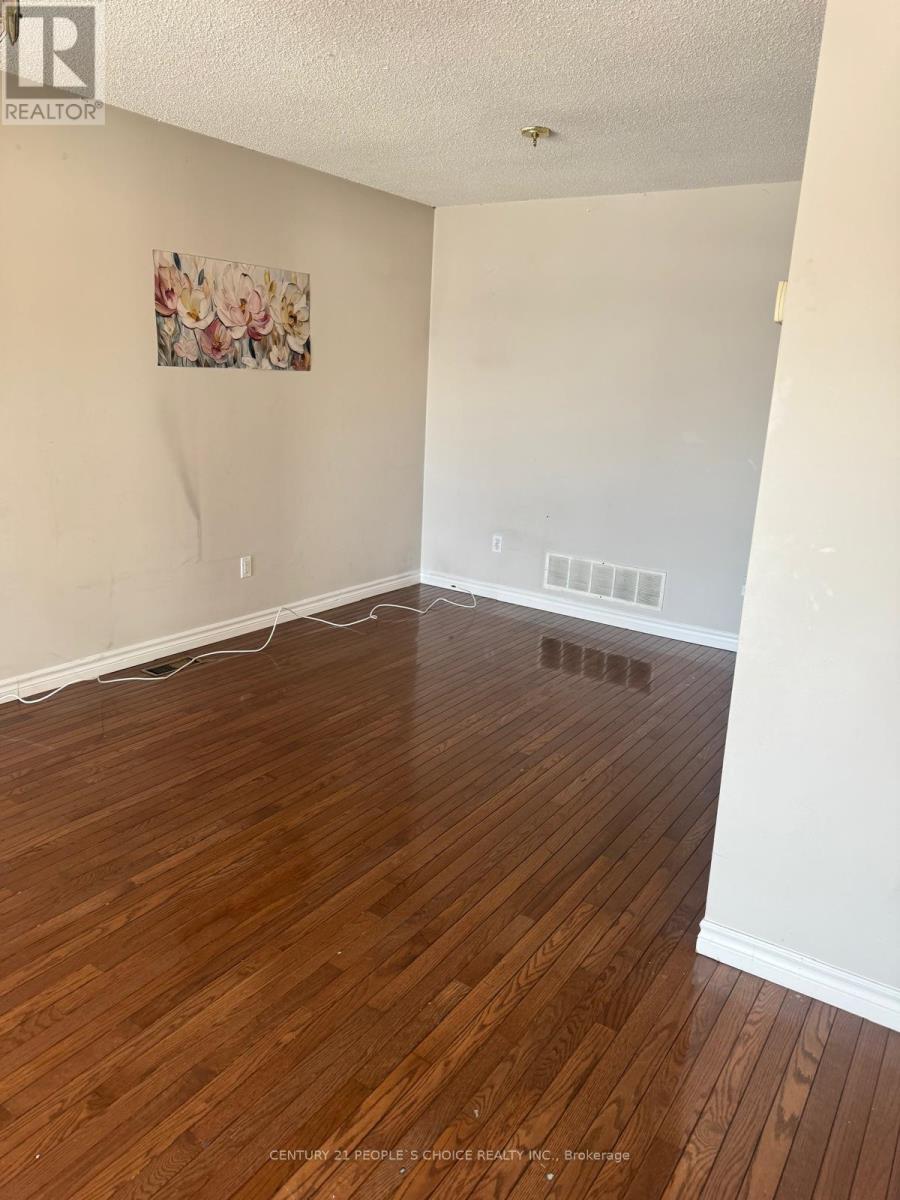 14 Albermarle Court, Brampton, Ontario  L6Z 1R4 - Photo 3 - W12740264