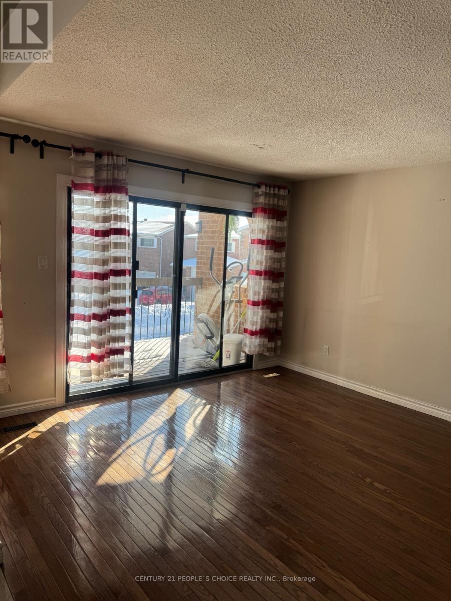 14 Albermarle Court, Brampton, Ontario  L6Z 1R4 - Photo 7 - W12740264