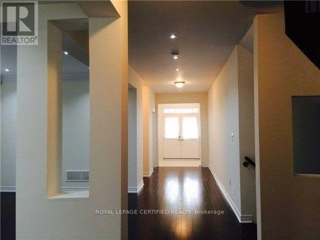 8 Stonecrop Road, Brampton, Ontario  L6Y 2Z3 - Photo 3 - W12740272