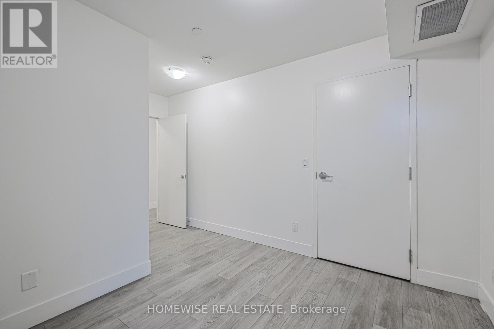 301 - 293 Viewmount Avenue, Toronto, Ontario  M6B 3H8 - Photo 22 - W12740308