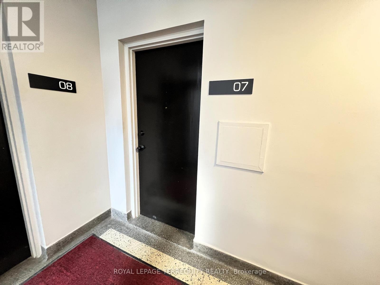 7 - 39 Leduc Drive, Toronto, Ontario  M9W 2A8 - Photo 2 - W12740366