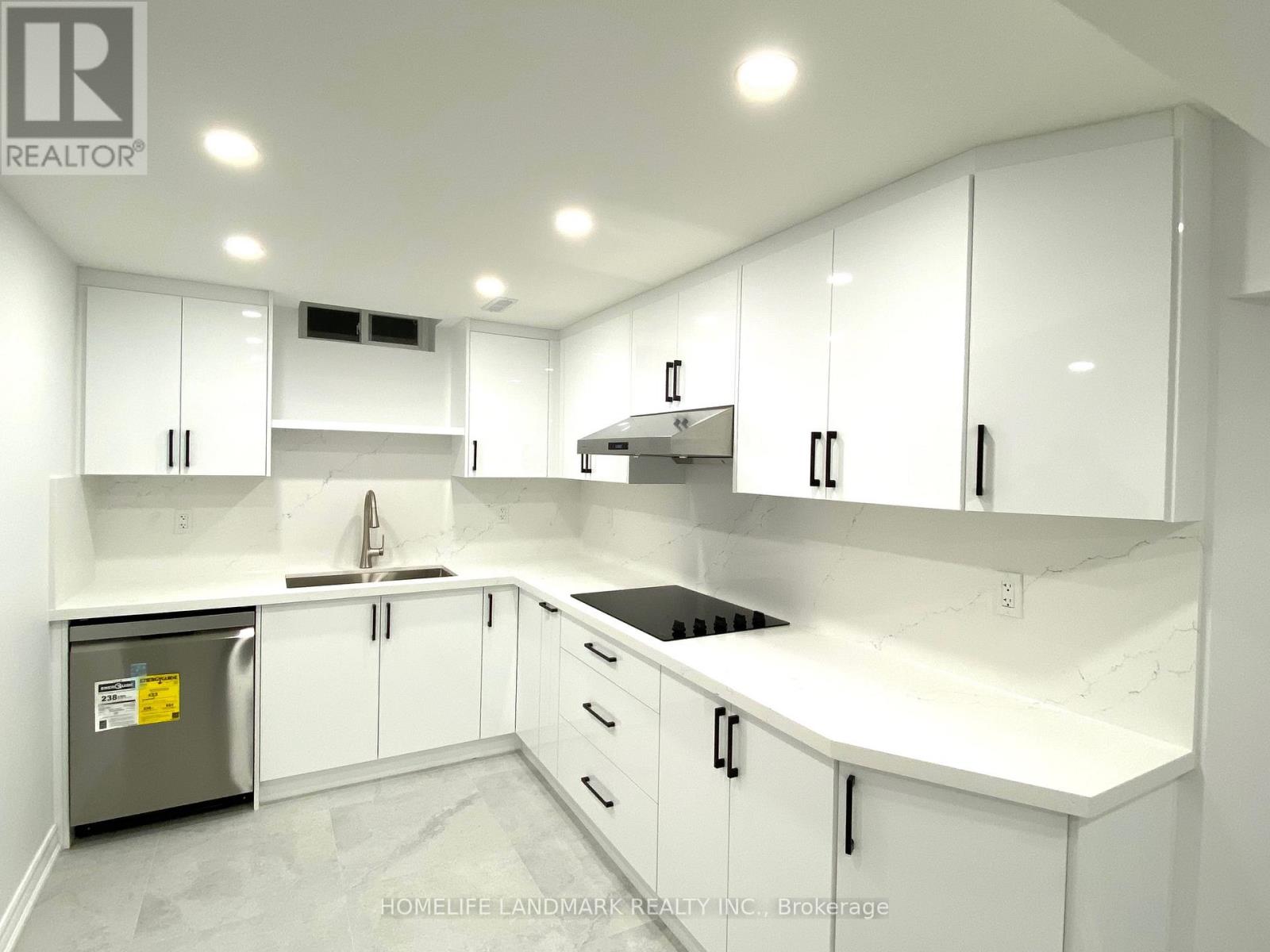 Lower - 5492 Haddon Hall Road, Mississauga, Ontario  L5M 5G6 - Photo 5 - W12740374