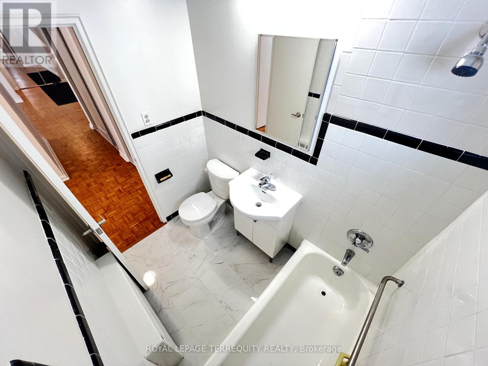 3 - 39 Leduc Drive, Toronto (Rexdale-Kipling), Ontario  M9W 2A8 - Photo 11 - W12740376