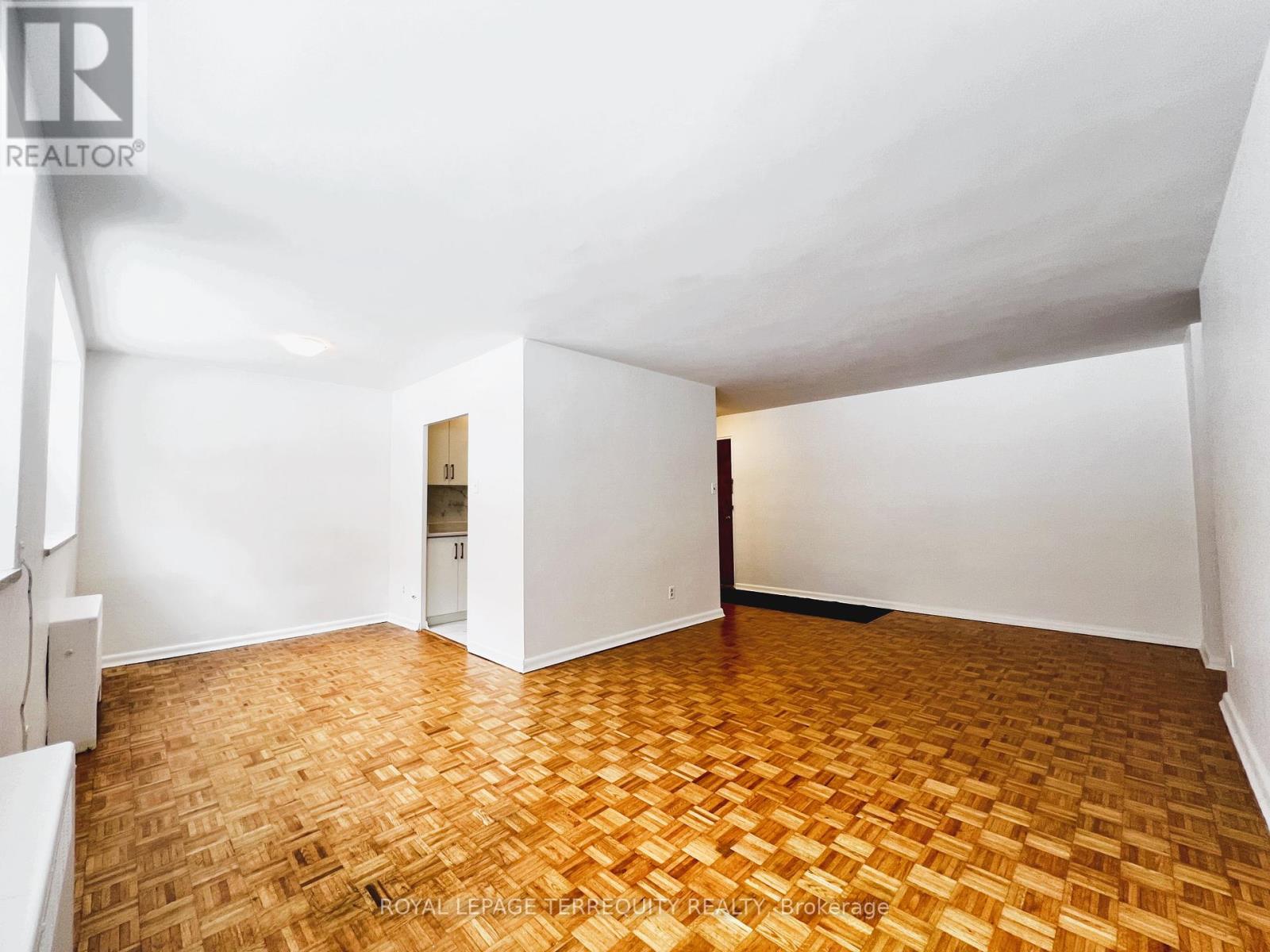 3 - 39 Leduc Drive, Toronto (Rexdale-Kipling), Ontario  M9W 2A8 - Photo 6 - W12740376