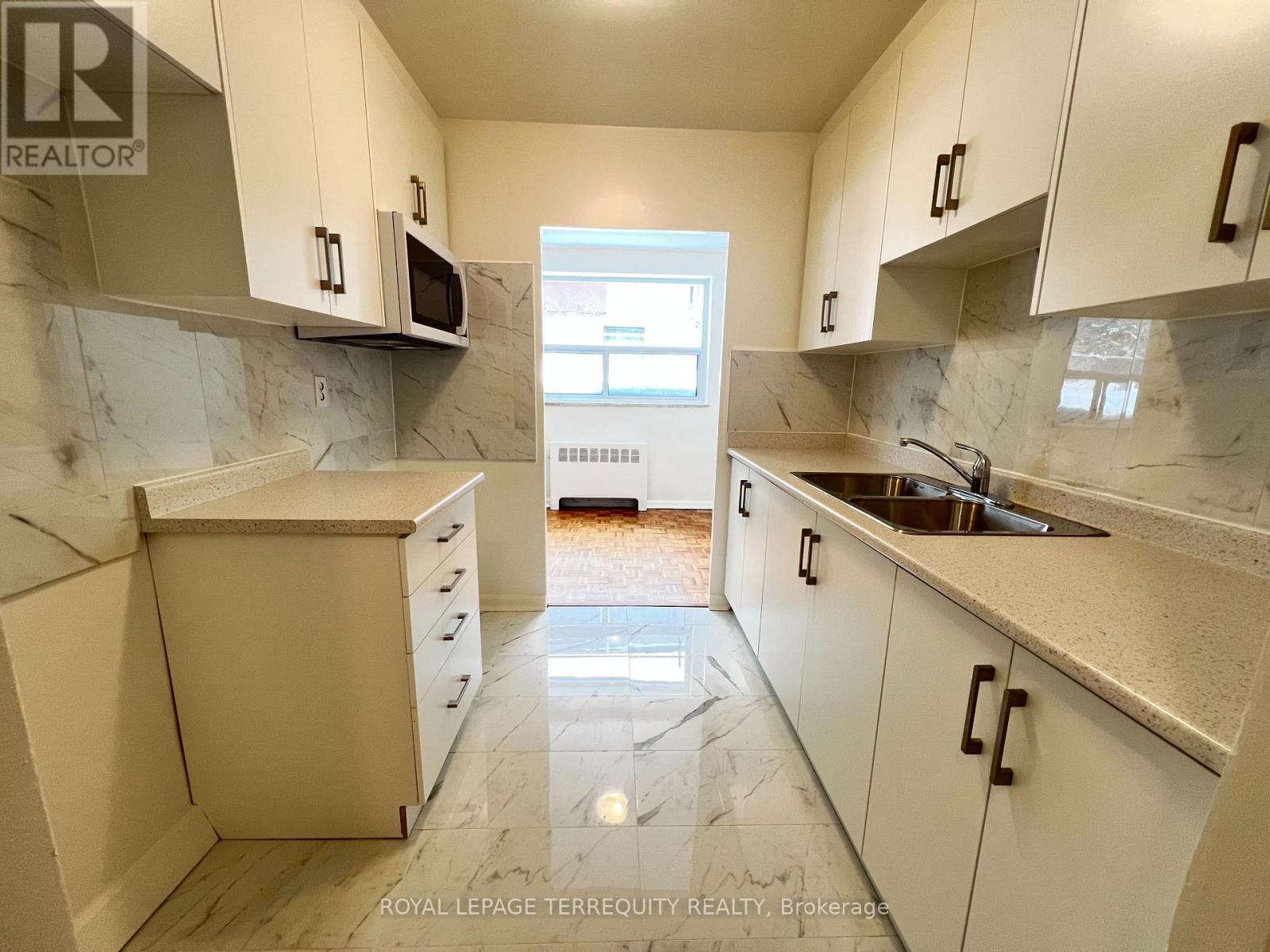 3 - 39 Leduc Drive, Toronto (Rexdale-Kipling), Ontario  M9W 2A8 - Photo 7 - W12740376