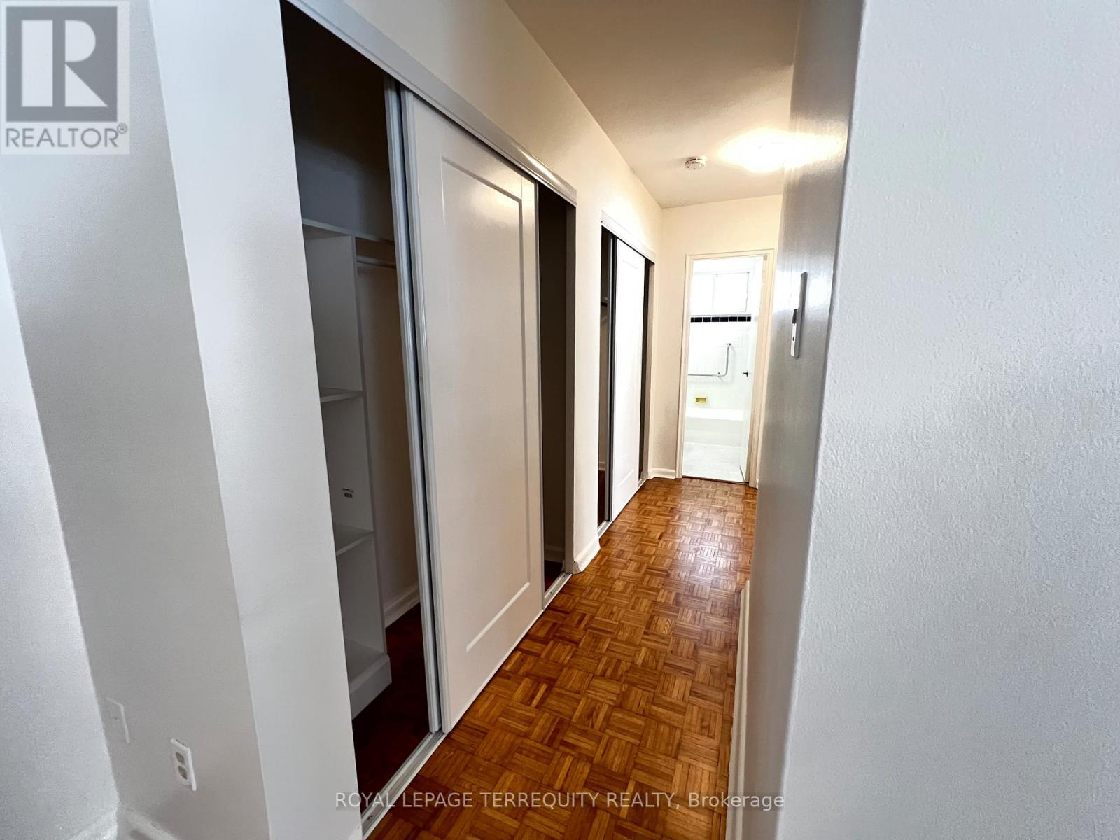 3 - 39 Leduc Drive, Toronto (Rexdale-Kipling), Ontario  M9W 2A8 - Photo 9 - W12740376