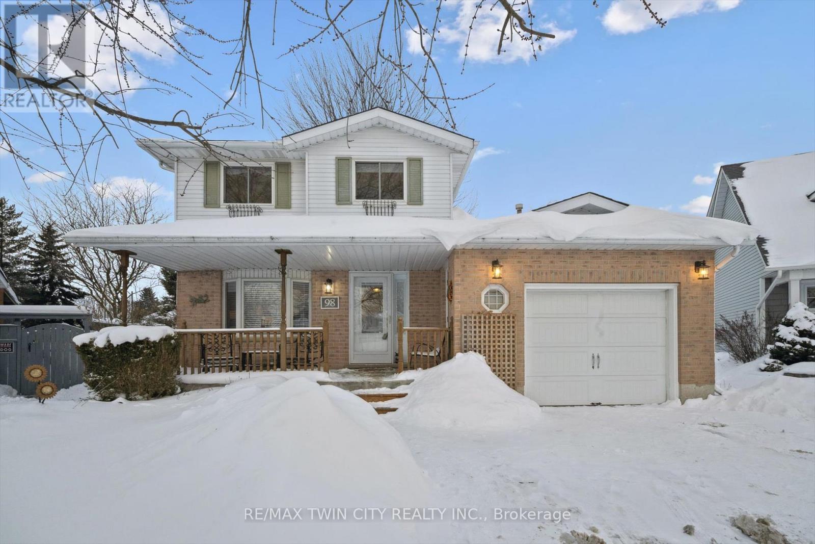 98 OLD MAPLE LANE, Kitchener, Ontario