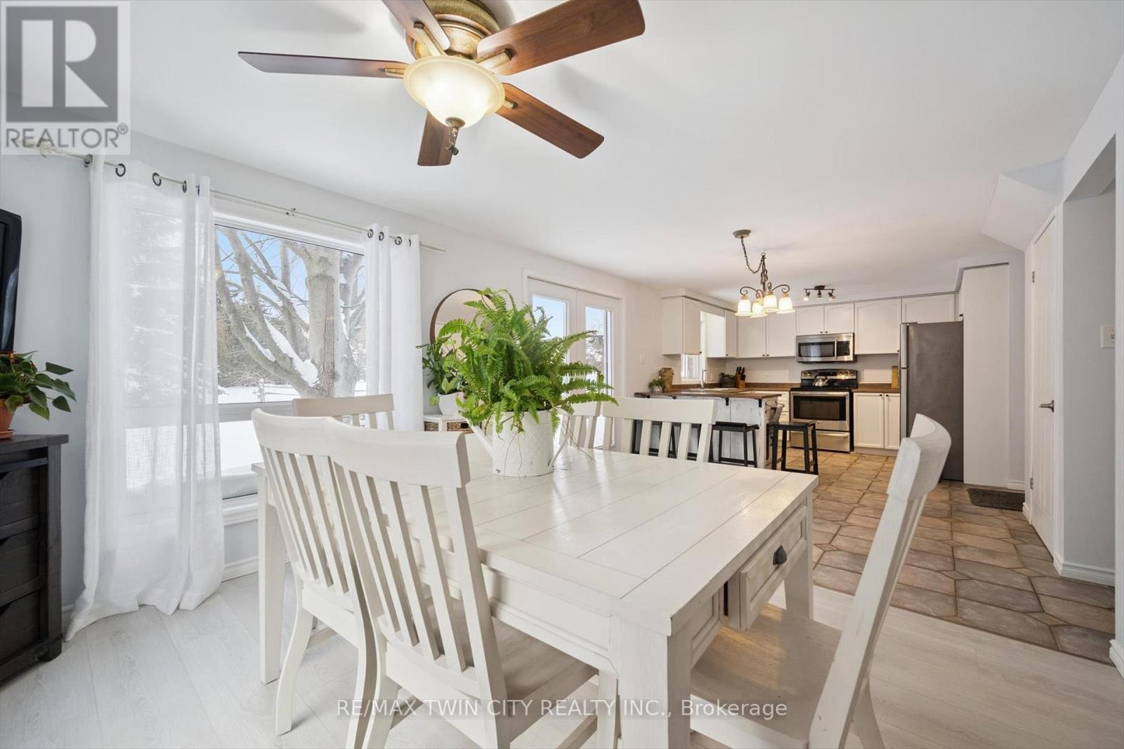 98 Old Maple Lane, Kitchener, Ontario  N2N 3B3 - Photo 11 - X12740204