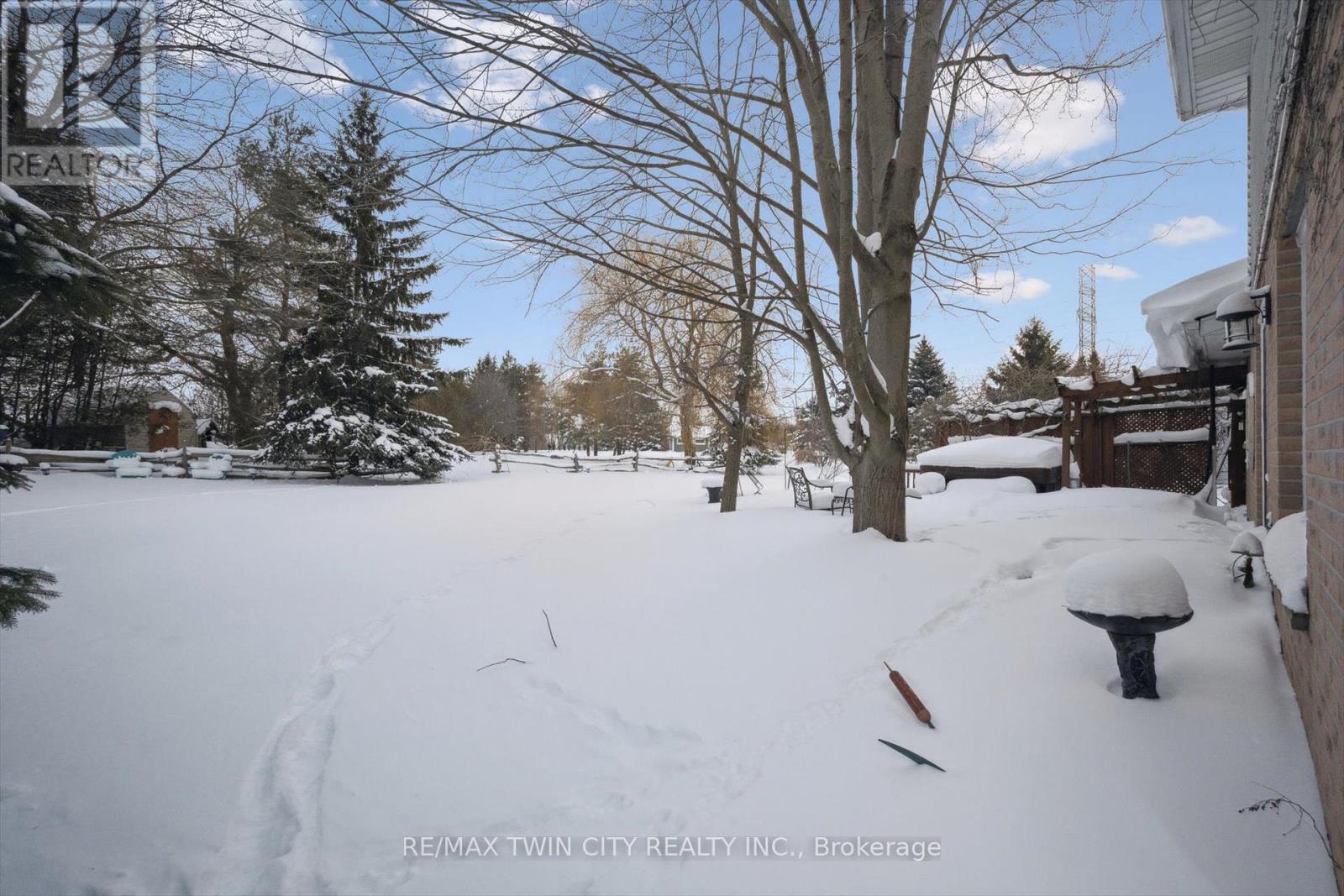 98 Old Maple Lane, Kitchener, Ontario  N2N 3B3 - Photo 35 - X12740204