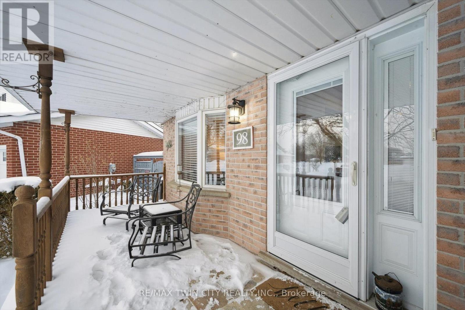 98 Old Maple Lane, Kitchener, Ontario  N2N 3B3 - Photo 4 - X12740204