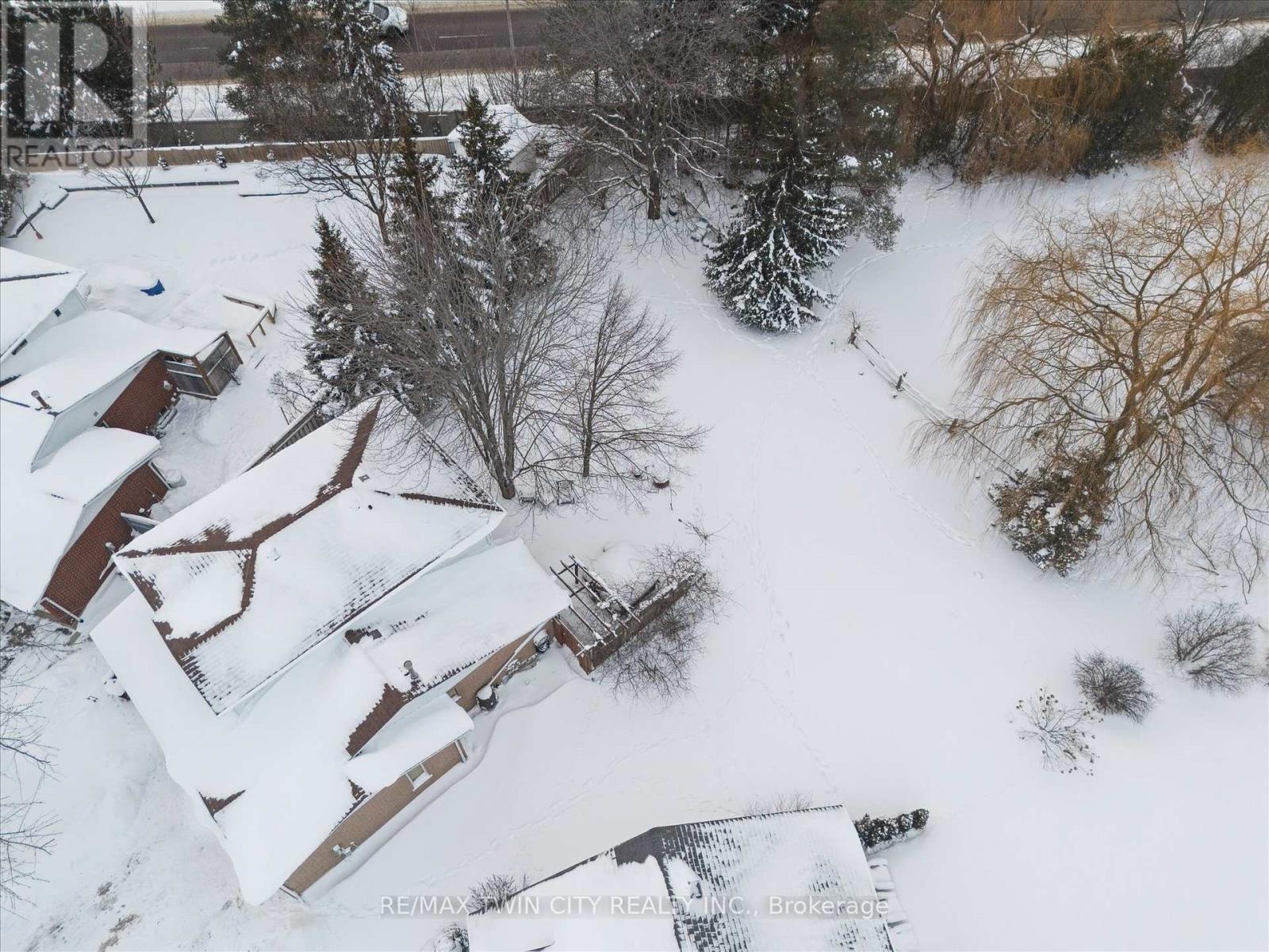 98 Old Maple Lane, Kitchener, Ontario  N2N 3B3 - Photo 43 - X12740204