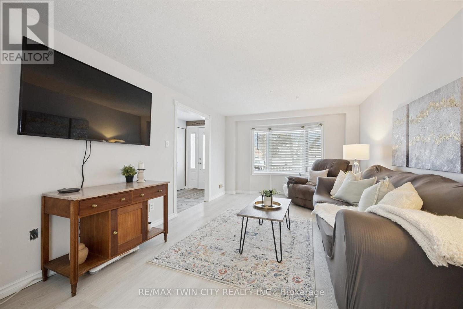 98 Old Maple Lane, Kitchener, Ontario  N2N 3B3 - Photo 7 - X12740204