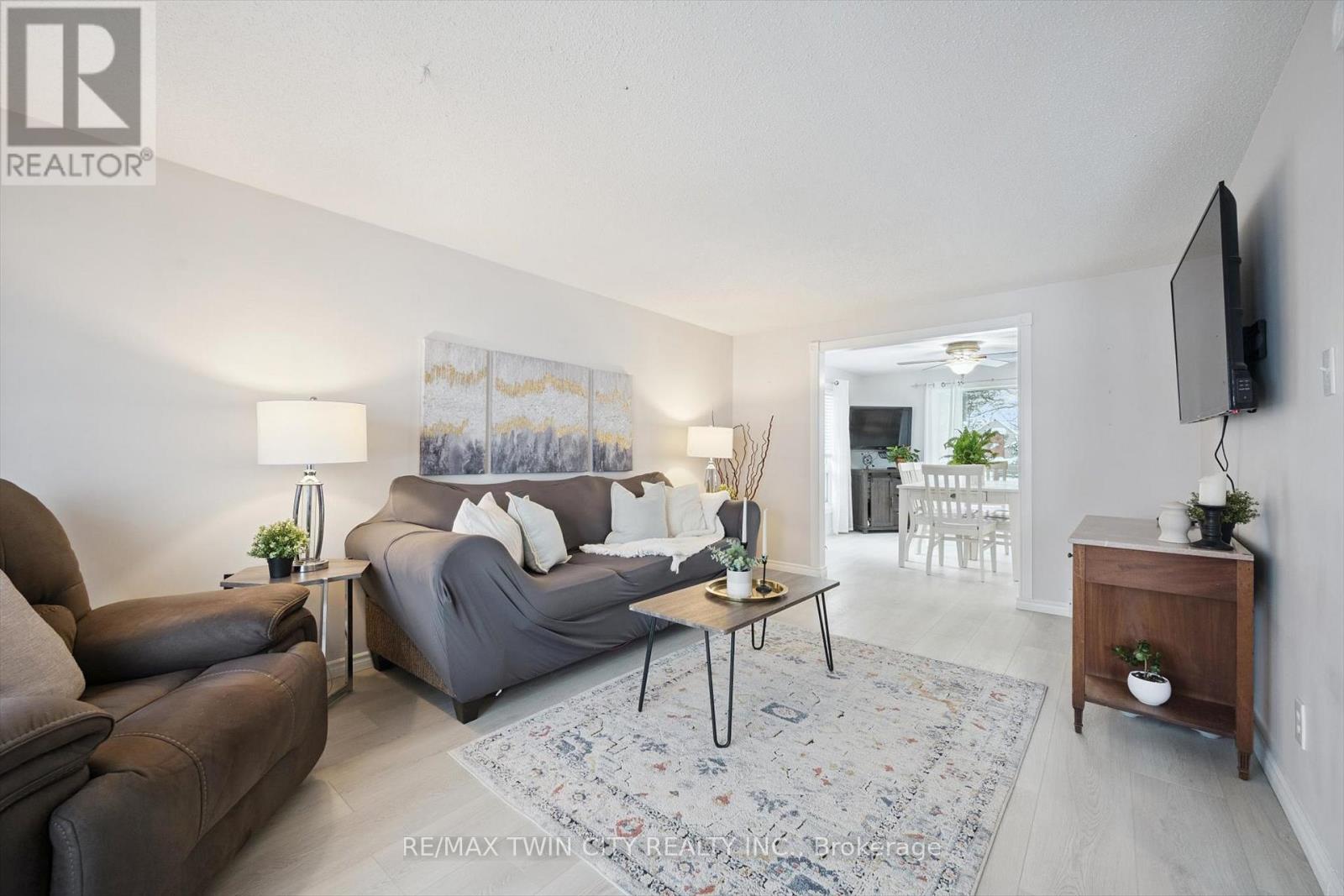 98 Old Maple Lane, Kitchener, Ontario  N2N 3B3 - Photo 8 - X12740204