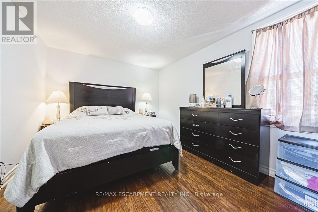 143 Fairfield Avenue, Hamilton, Ontario  L8H 5H3 - Photo 12 - X12740314