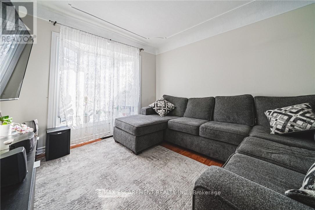 143 Fairfield Avenue, Hamilton, Ontario  L8H 5H3 - Photo 8 - X12740314