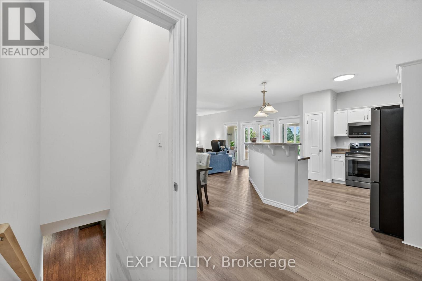 92 Tate's Bay Road, Trent Lakes, Ontario  K0M 1A0 - Photo 6 - X12740330