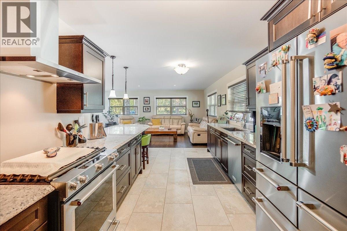 6010 Harrop-Procter Road, Nelson, British Columbia  V1L 6P7 - Photo 25 - 10365212