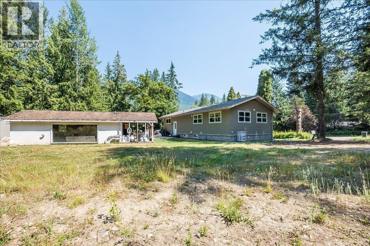 6010 Harrop-Procter Road, Nelson, British Columbia  V1L 6P7 - Photo 53 - 10365212