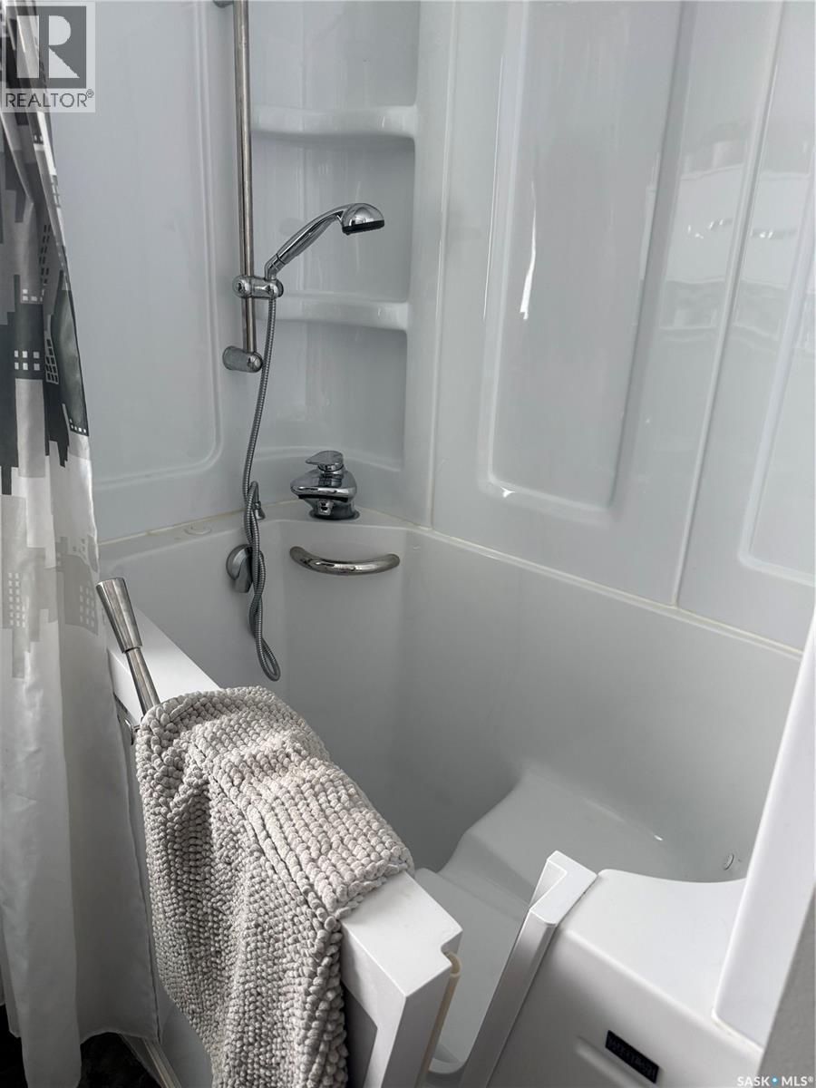 221 Assiniboine Terrace, Kamsack, Saskatchewan  S0A 1S0 - Photo 14 - SK027567