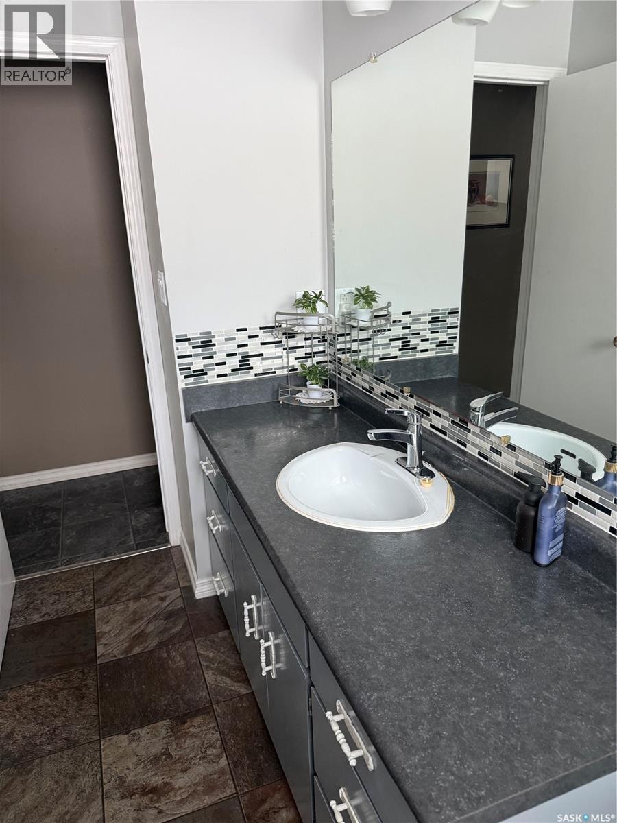 221 Assiniboine Terrace, Kamsack, Saskatchewan  S0A 1S0 - Photo 15 - SK027567