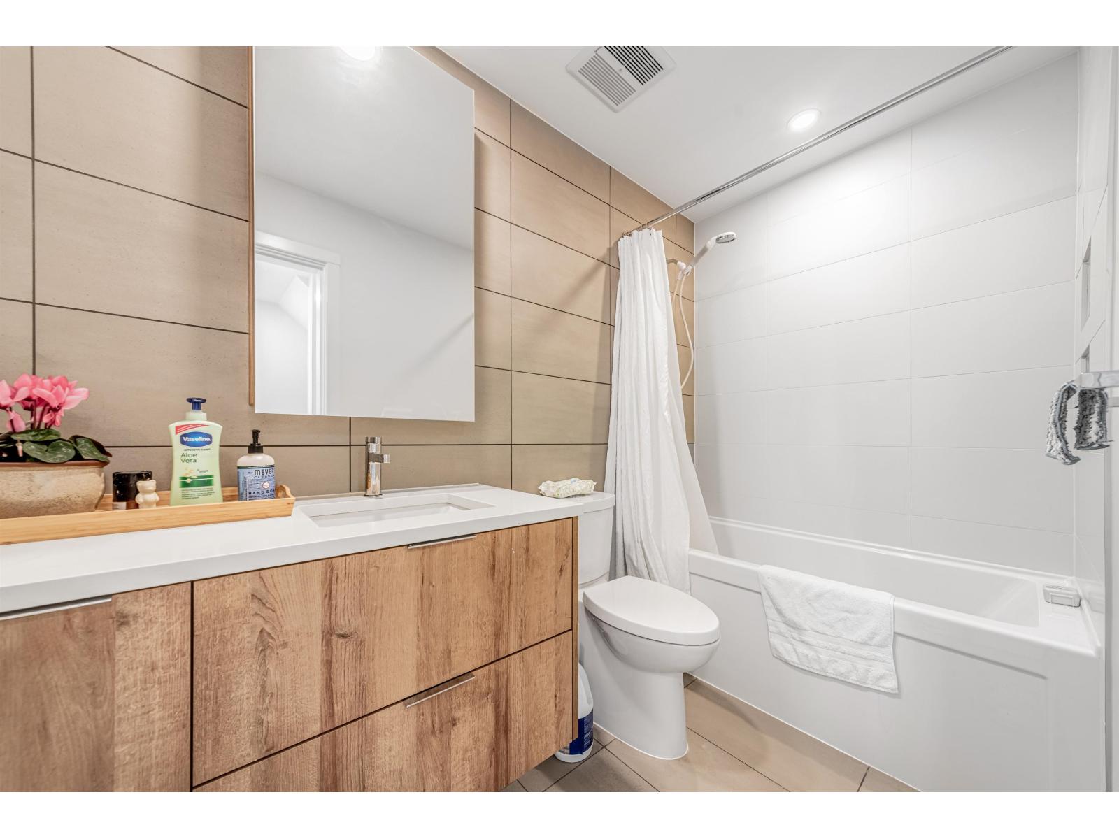 1 13359 Old Yale Road, Surrey, British Columbia  V3T 0S4 - Photo 7 - R3084619