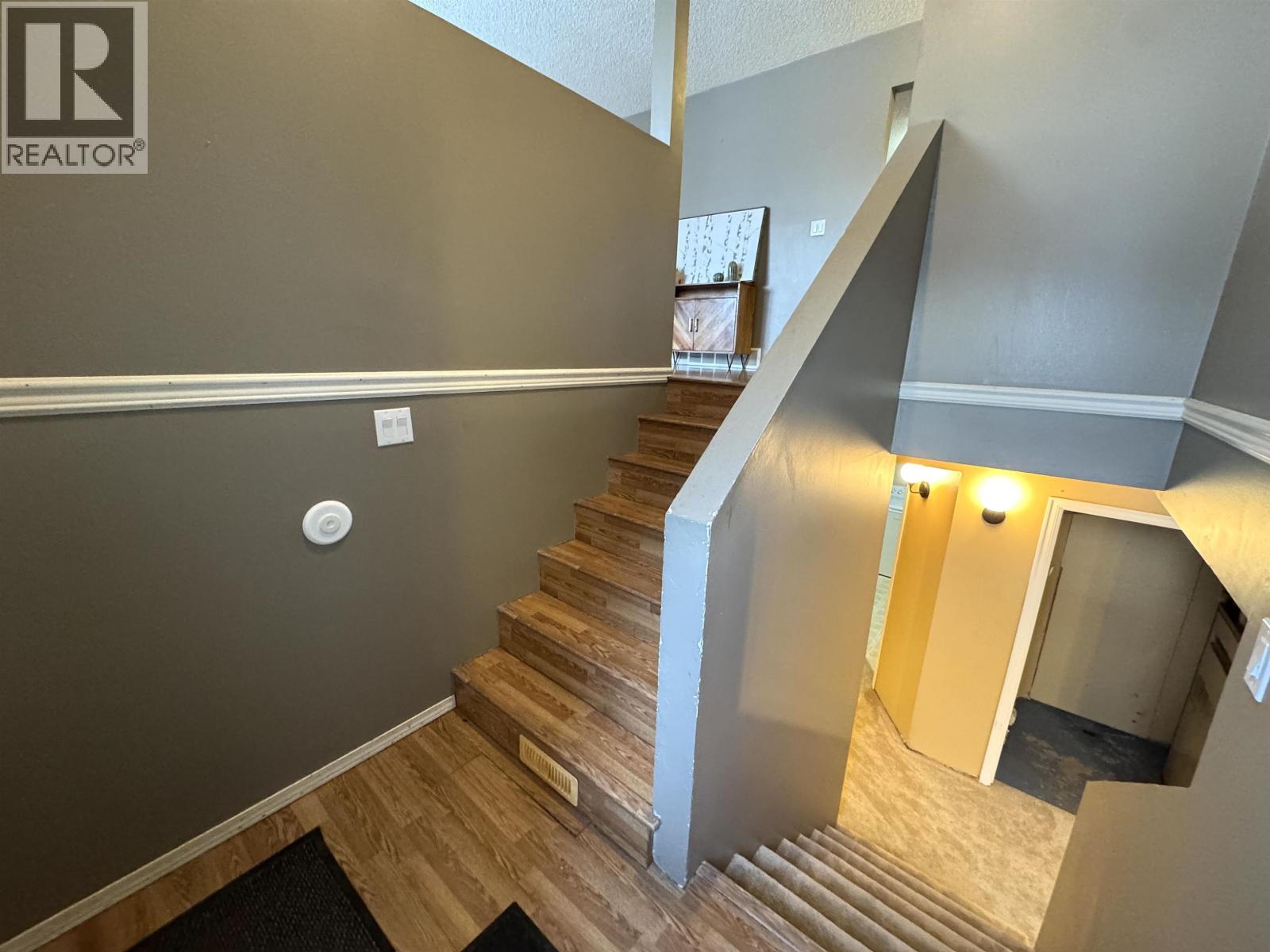 9016 98a Avenue, Fort St. John, British Columbia  V1J 5E4 - Photo 2 - R3080181