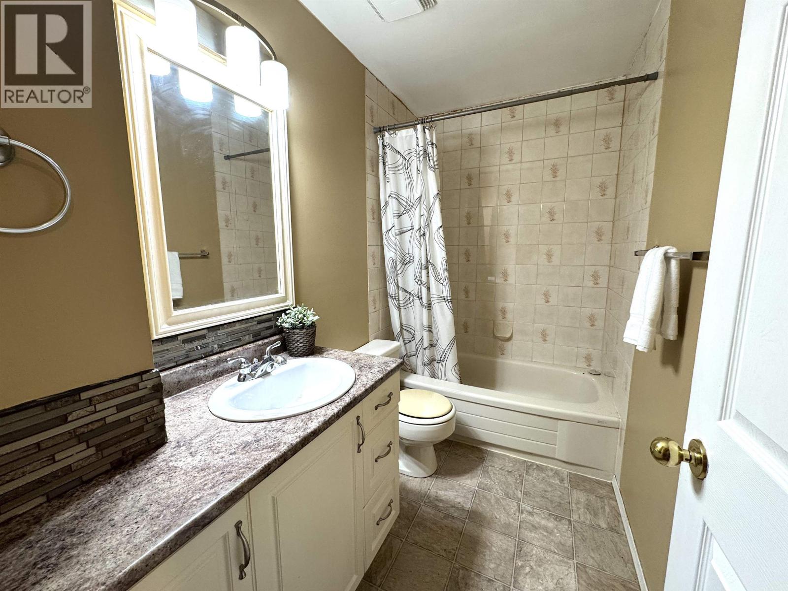 9016 98a Avenue, Fort St. John, British Columbia  V1J 5E4 - Photo 13 - R3080181