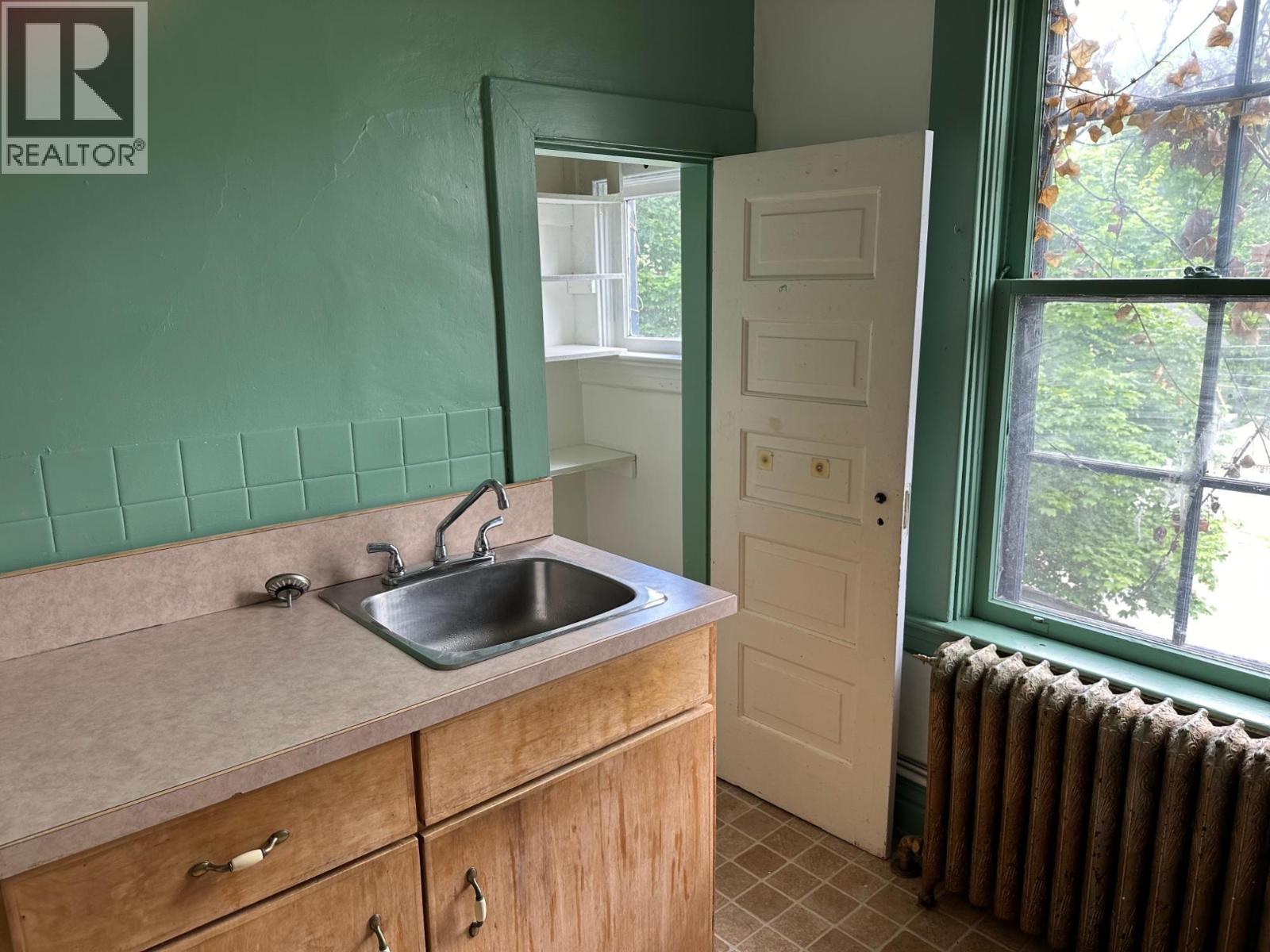 815 Baker Street, Nelson, British Columbia  V1L 4J8 - Photo 16 - 10374251