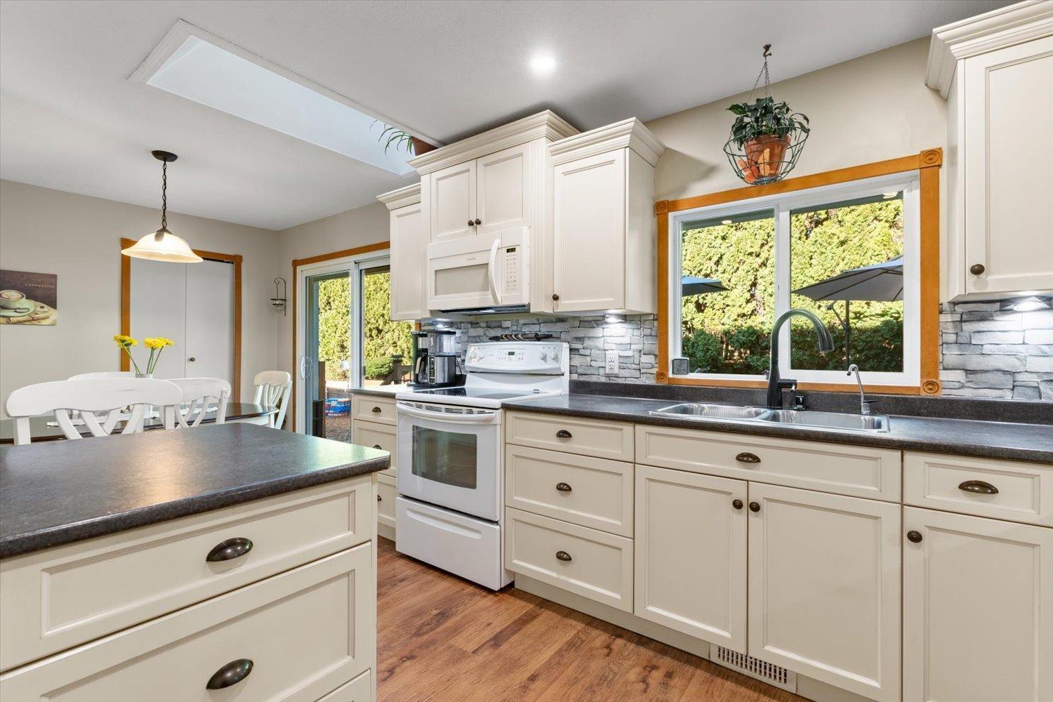 32485 Mcrae Avenue, Mission, British Columbia  V2V 2L6 - Photo 14 - R3084330