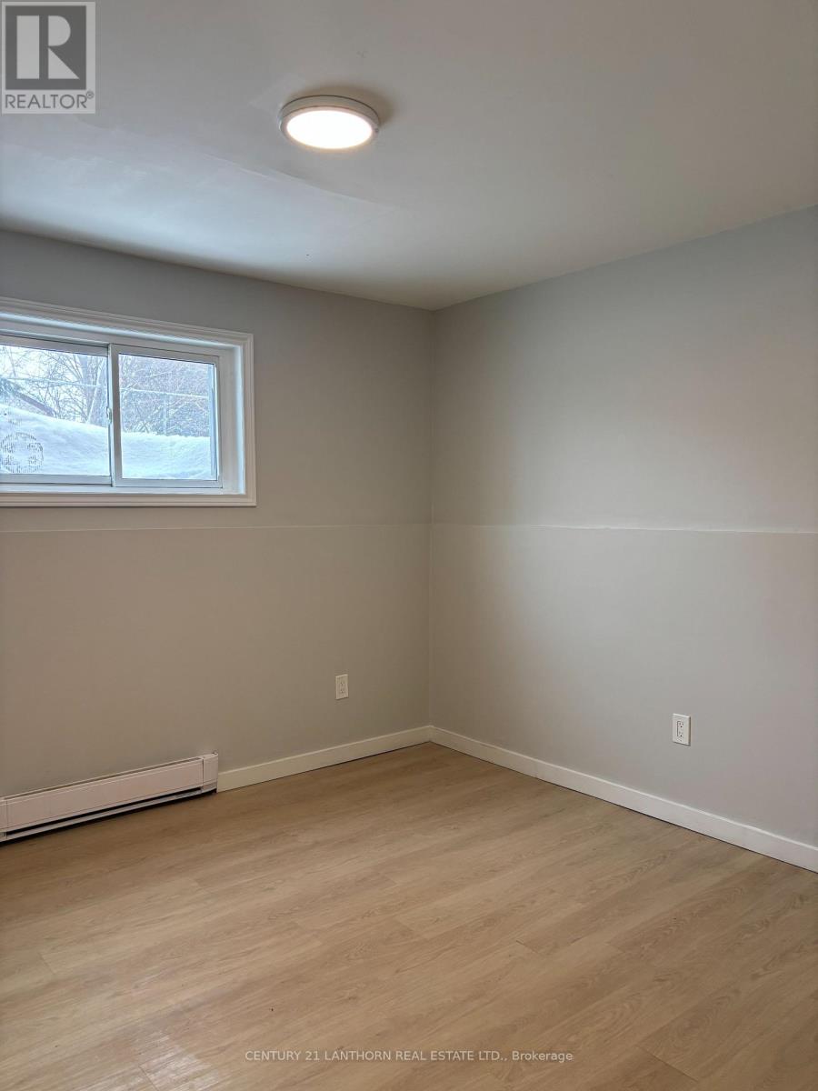 9 Pacific Street, Quinte West (Trenton Ward), Ontario  K8V 2B6 - Photo 11 - X12739740