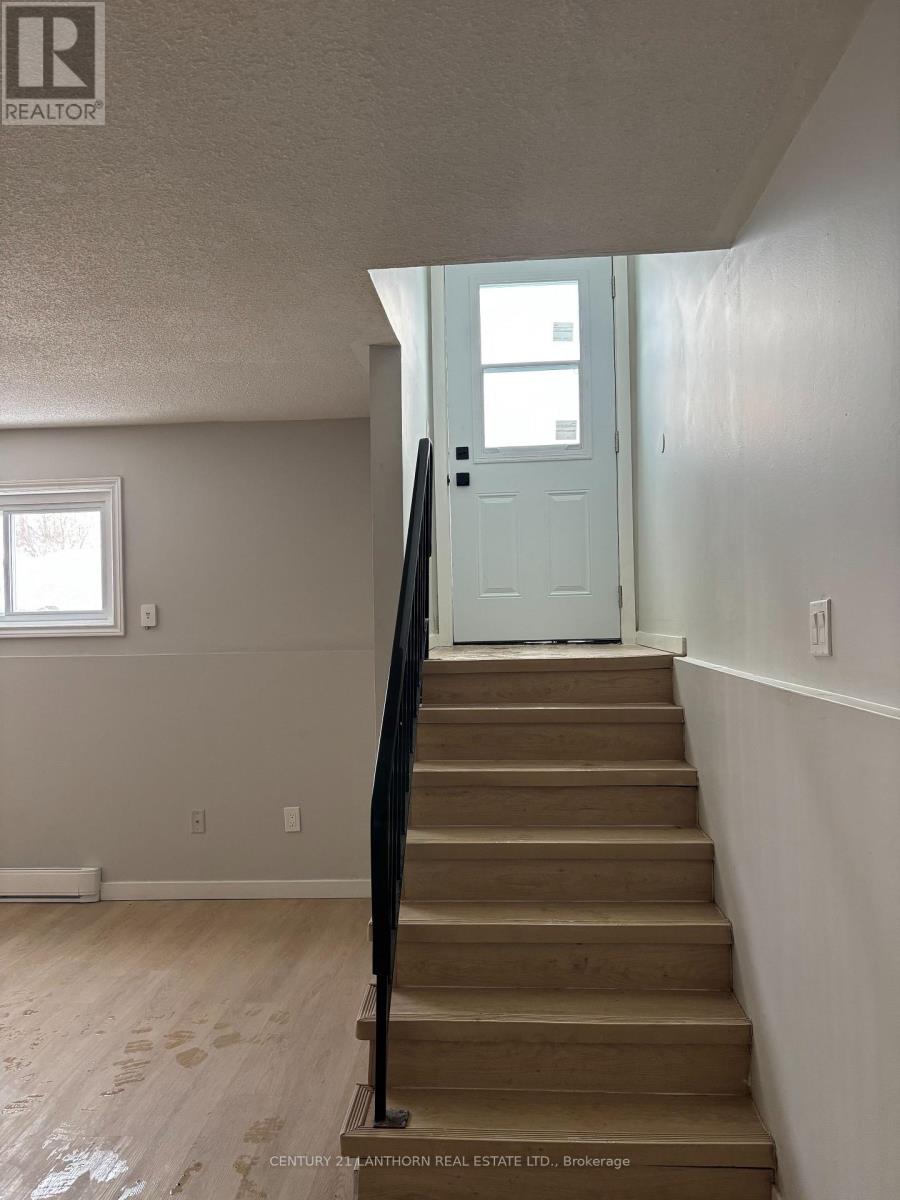 9 Pacific Street, Quinte West (Trenton Ward), Ontario  K8V 2B6 - Photo 2 - X12739740