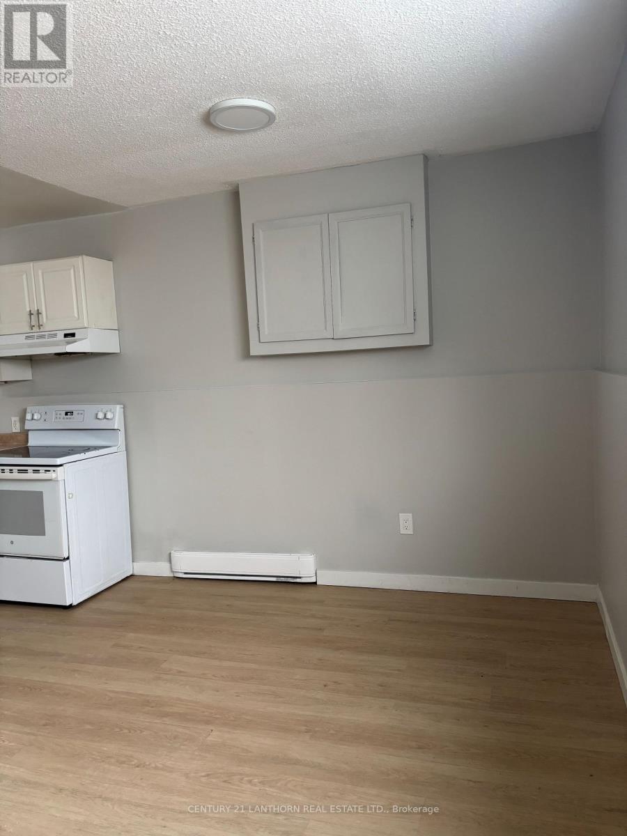 9 Pacific Street, Quinte West (Trenton Ward), Ontario  K8V 2B6 - Photo 7 - X12739740