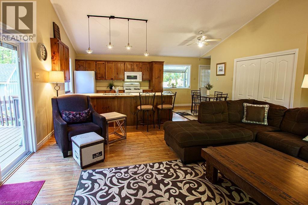 Photo 7 of 37 for 9928 Superior Street