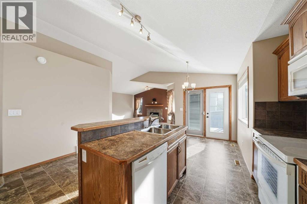 9 Thomas Place, Red Deer, Alberta  T4P 0L7 - Photo 10 - A2271904