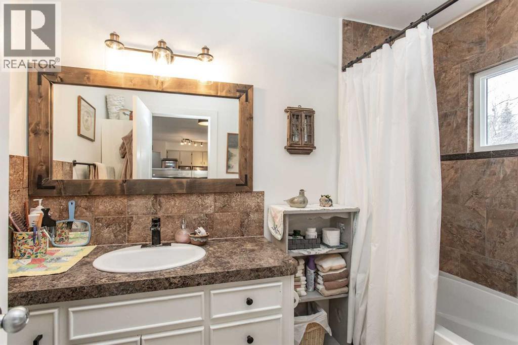 5031 57 Street, Lacombe, Alberta  T4L 1X8 - Photo 17 - A2281738