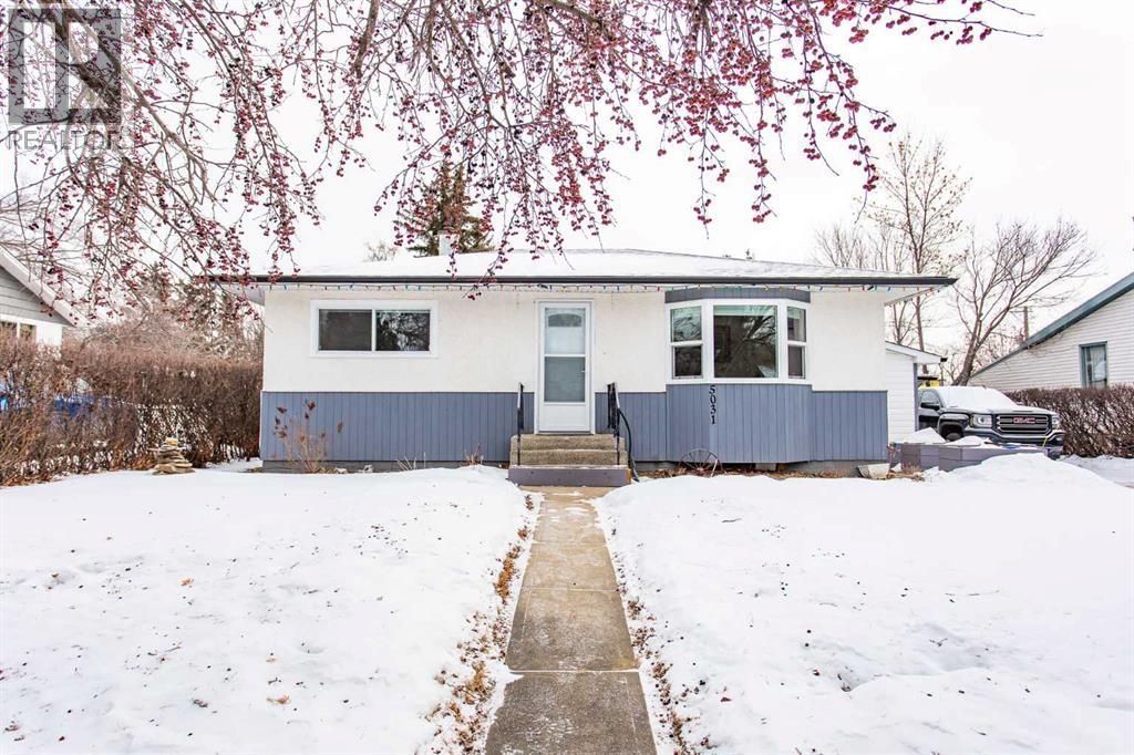 5031 57 Street, Lacombe, Alberta  T4L 1X8 - Photo 2 - A2281738