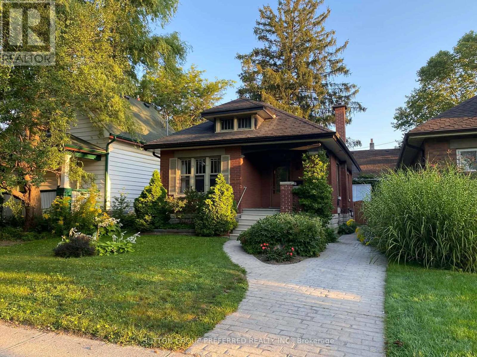 18 Tecumseh Avenue E, London South, Ontario  N6C 1R6 - Photo 1 - X12740394