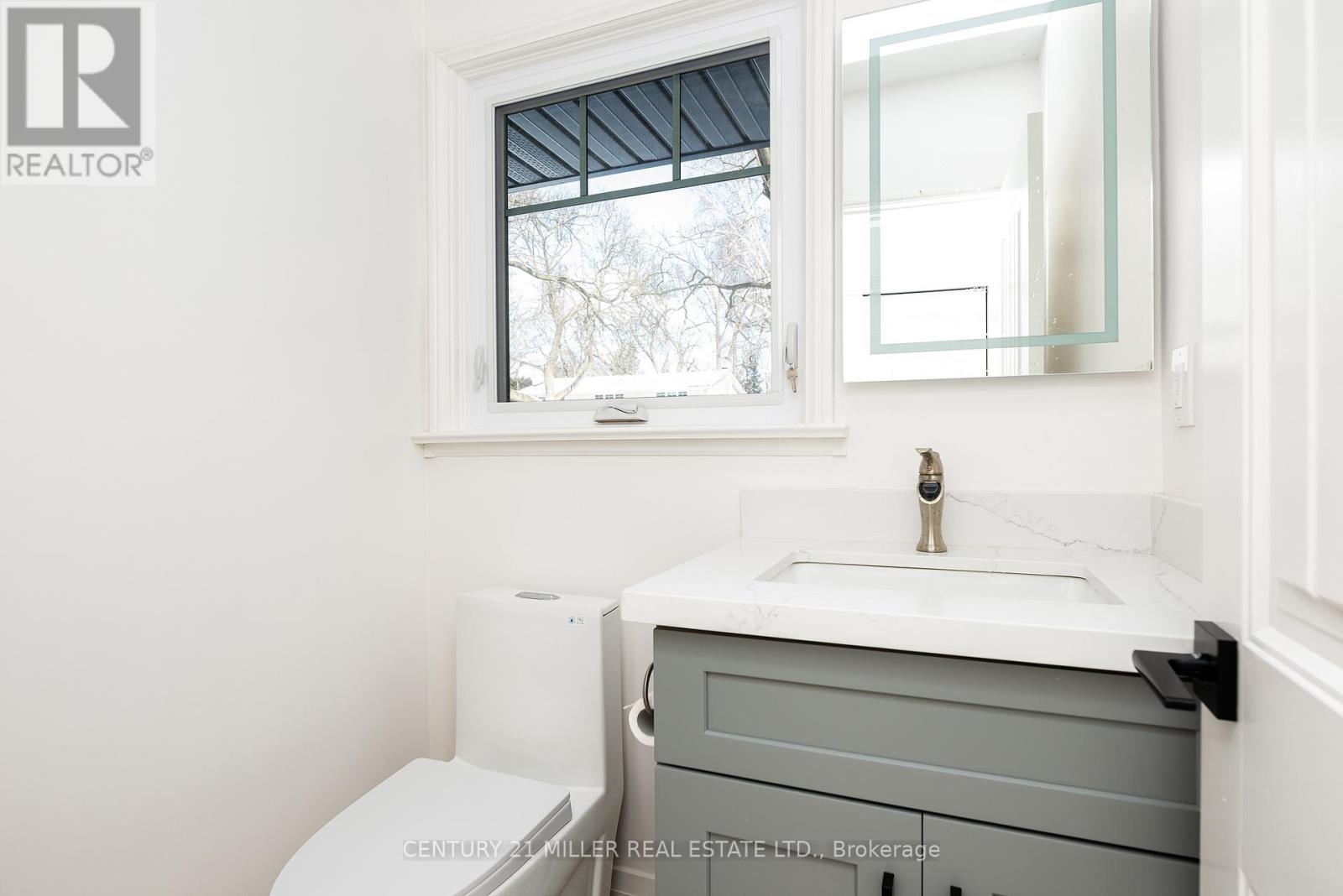 134 Abbey Court, Oakville, Ontario  L6J 4L1 - Photo 15 - W12730744