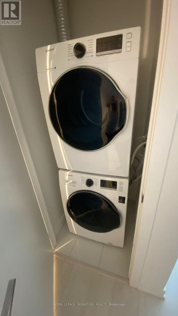 1112 - 10 De Boers Drive, Toronto, Ontario  M3J 0H1 - Photo 8 - W12738178