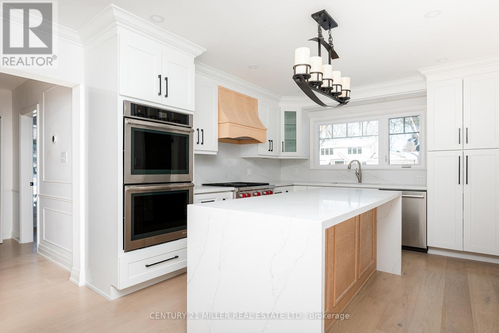 134 Abbey Court, Oakville, Ontario  L6J 4L1 - Photo 9 - W12730744