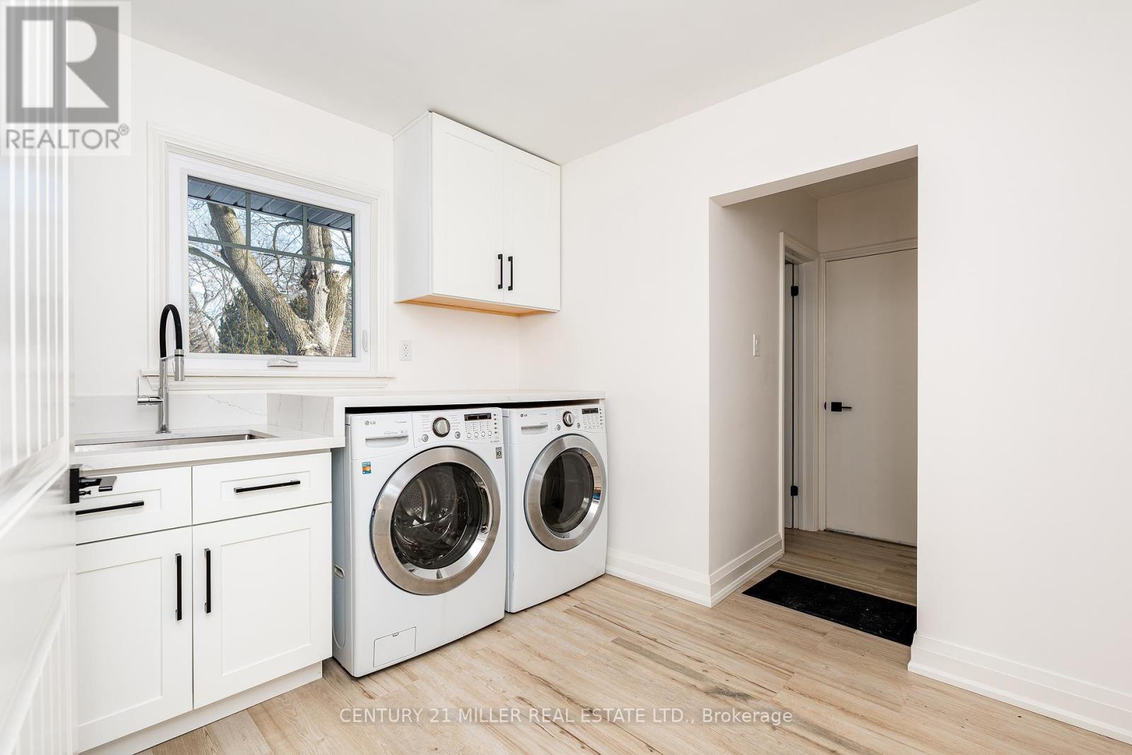 134 Abbey Court, Oakville, Ontario  L6J 4L1 - Photo 14 - W12730744