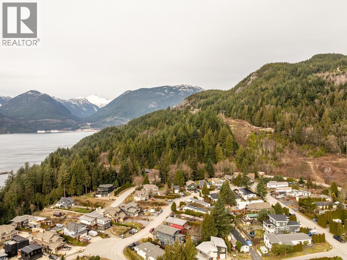 828 Britannia Way, Squamish, British Columbia  V0N 1J0 - Photo 31 - R3084662