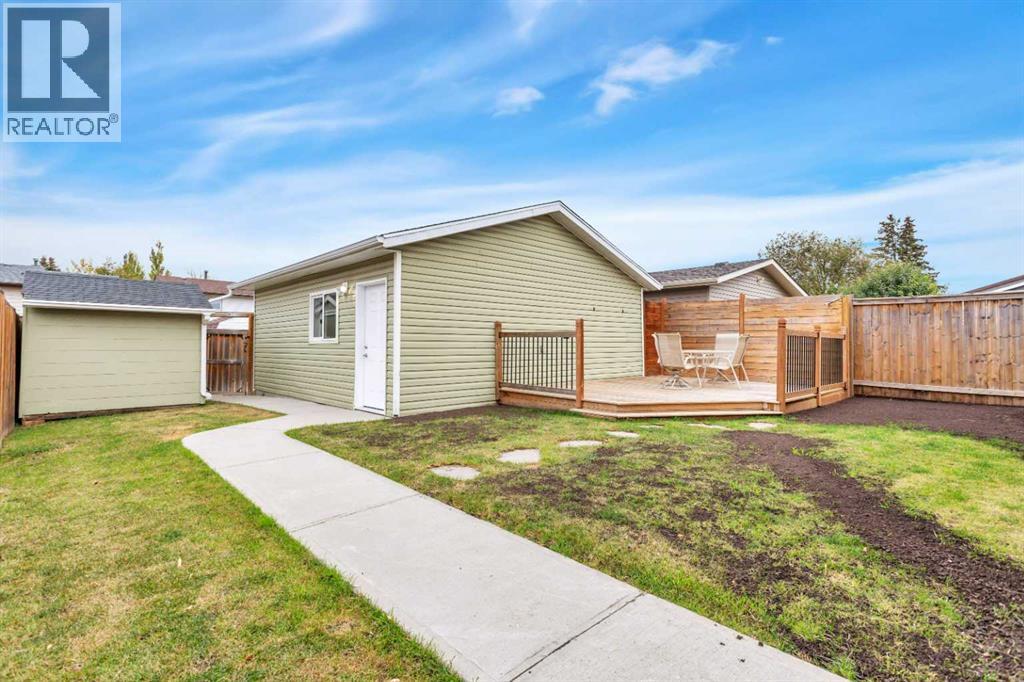 57 Erickson Drive, Red Deer, Alberta  T4R 1X8 - Photo 32 - A2263090