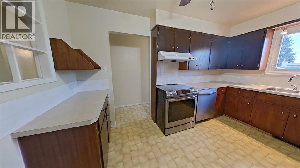 1904 18 Street N, Lethbridge, Alberta  T1H 4H2 - Photo 10 - A2276665