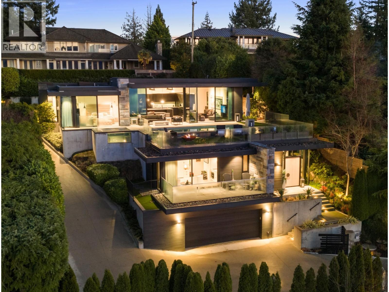 6252 OVERSTONE DRIVE, West Vancouver, British Columbia