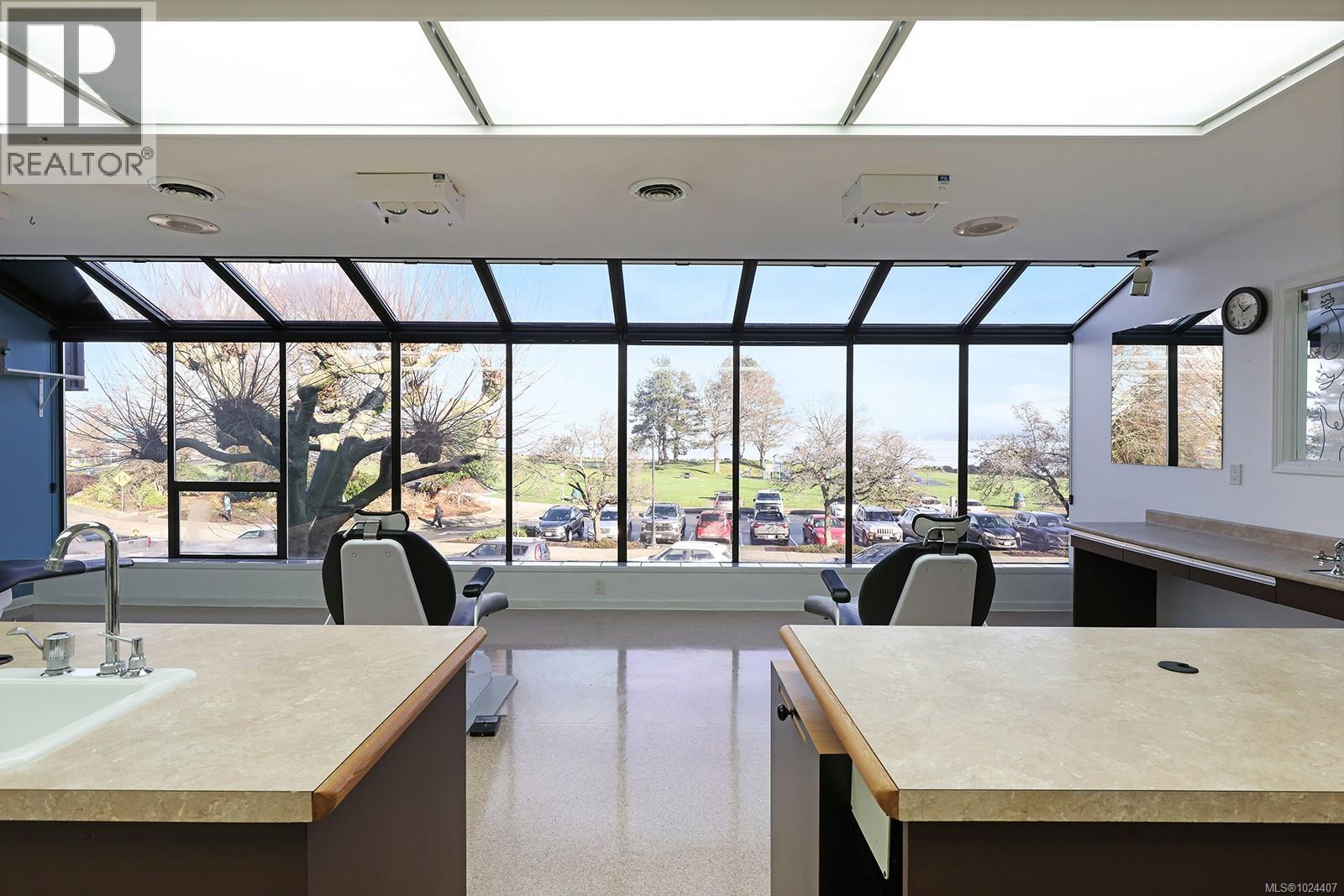 940 Island Hwy, Campbell River, British Columbia  V9W 2C3 - Photo 10 - 1024407