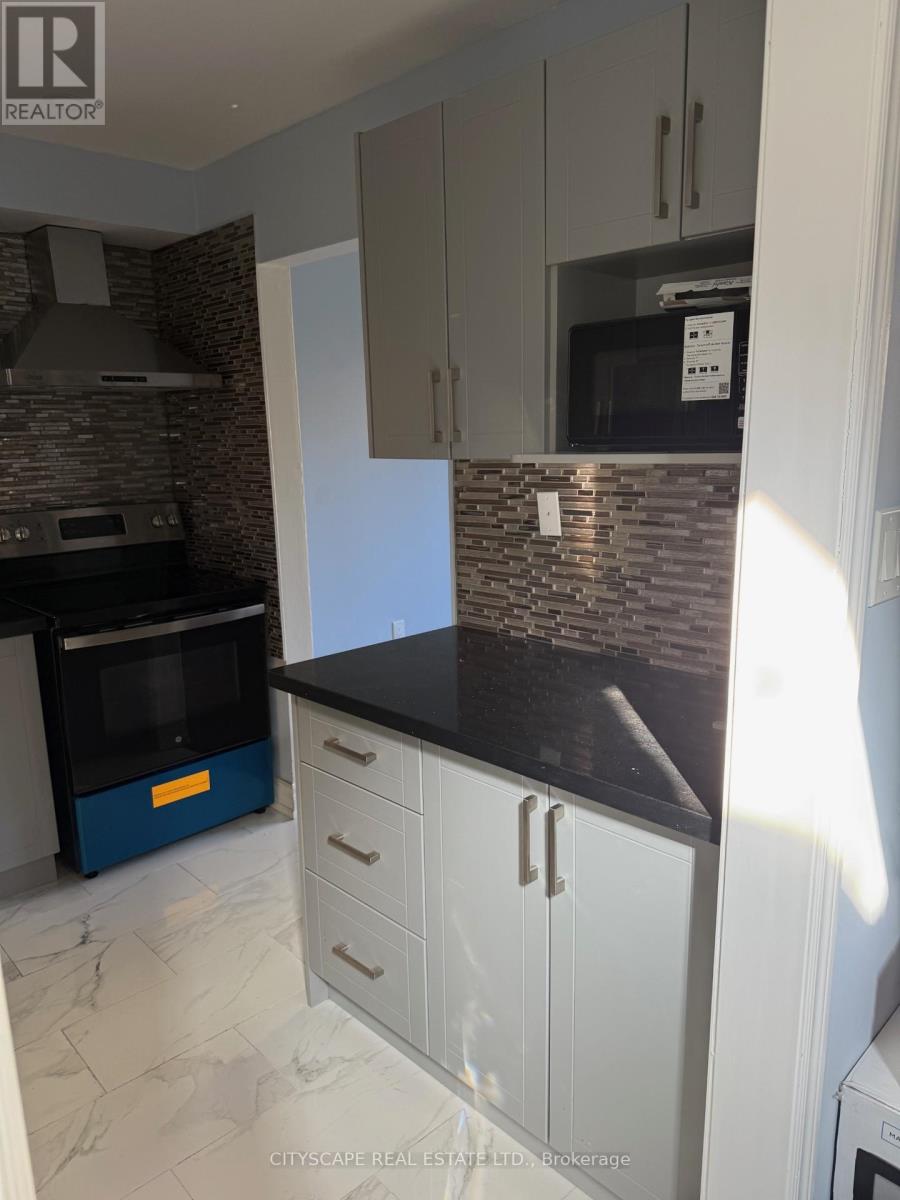 82 Chatfield Drive, Ajax, Ontario  L1T 2J9 - Photo 10 - E12740398