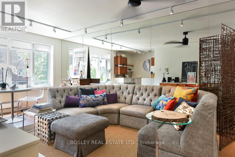 MAIN - 10 TENNIS CRESCENT, Toronto, Ontario