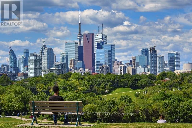 Main - 10 Tennis Crescent, Toronto, Ontario  M4K 1J3 - Photo 13 - E12740402